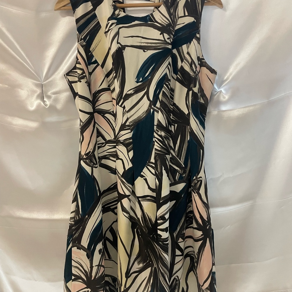 Chic Floral Sleeveless Dress